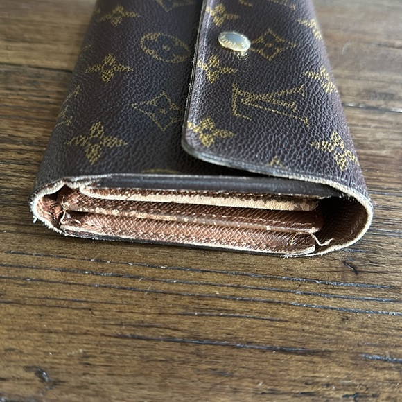 Louis Vuitton monogram wallet, see all pics for condition - Picture 2 of 11